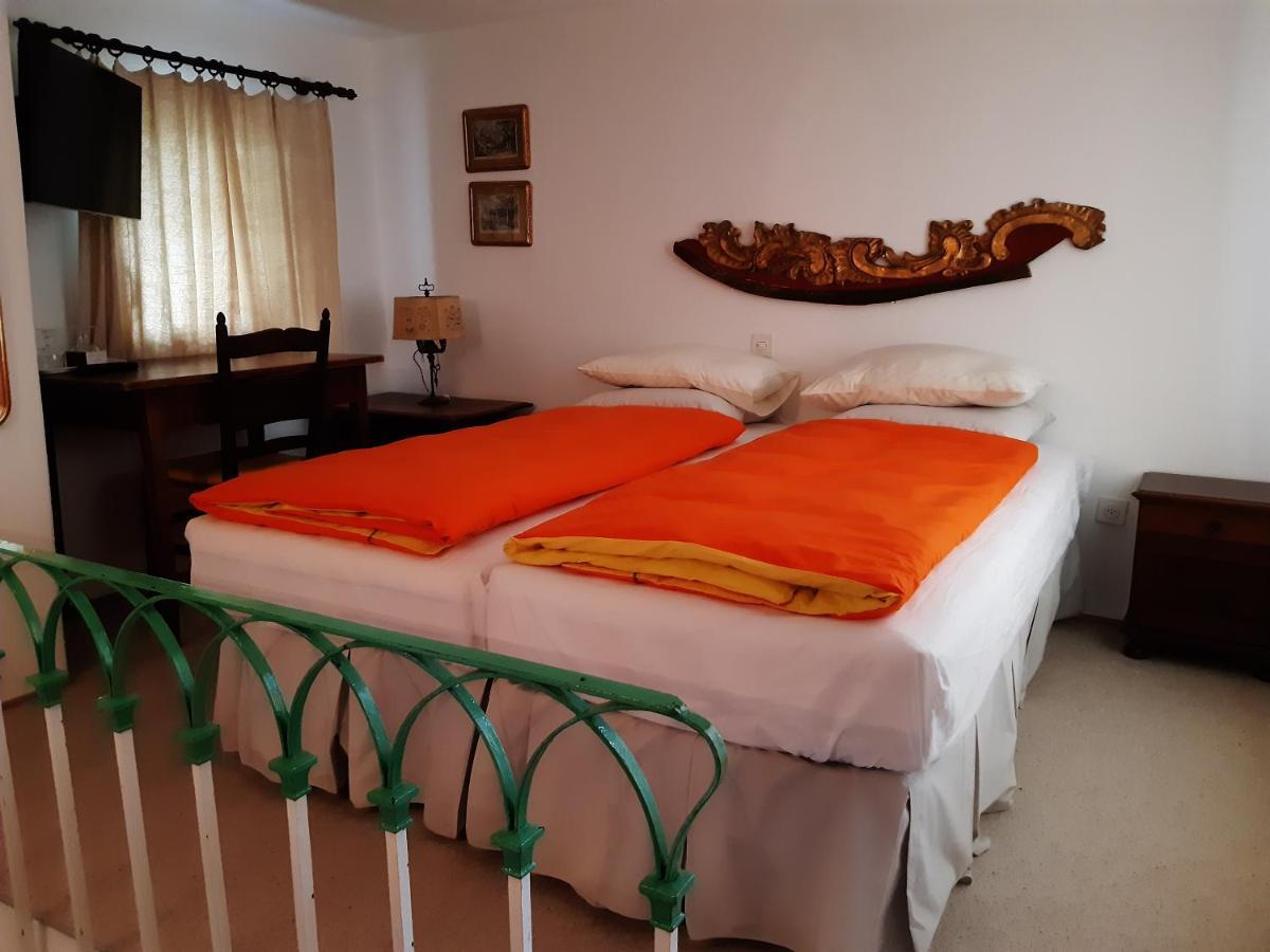 Hotel Soazza Екстериор снимка